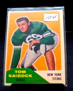lot 104 image: VINTAGE 1960 Fleer Football Card #64 Tom Saidock-New York Titans.