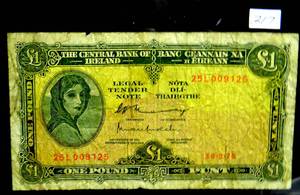 lot 217 image: RARE IRELAND 1 PUNT  POUND  NOTE ISSUED 30.09. 1976
