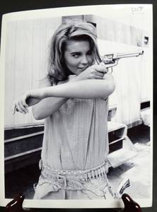 lot 253 image: BEAUTIFUL ANNE MARGARET 8 X 10 PHOTO -BW