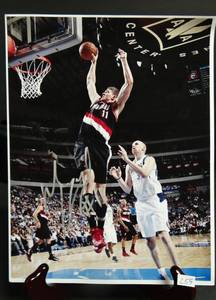 lot 259 image: Meyers Leonard signed 8.5 X 11 photo - Portland Trailblazers Autographed