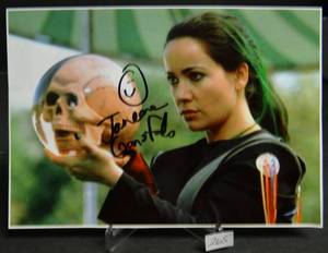 lot 265 image: COMEDY GREAT - JANEANE GAROFOLA AUTOGRAPHED 4 X 6 PHOTO
