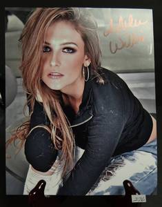 lot 276 image: Ashlee Willis - Authentic Autograph Singer Songwriter 8x10 Photo - WITH COA