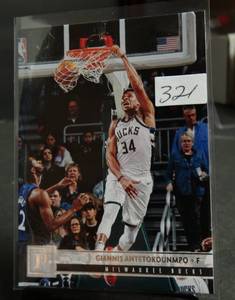 lot 321 image: 2019-20 CHRONICLES PANINI #125 GIANNIS ANTETOKOUNMPO MILWAUKEE BUCKSMVP