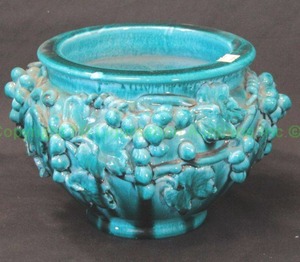 lot 15 image: Dolfi O. Montelupo fiore cachepot Italian ceramic, 10 wide x 6 tall