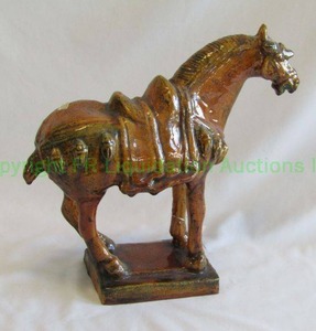 lot 20 image: Italian ceramic Cavallo statuette, 12.5 tall x 13 long