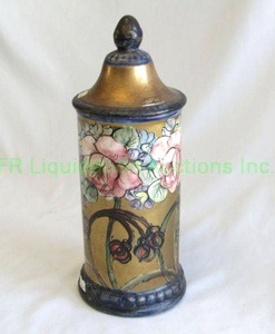 lot 39 image: Italian ceramic Fiore theme finial canister, 13 tall