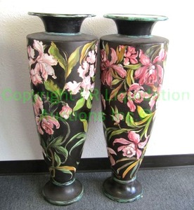 lot 67 image: Italian ceramic fiori palazzo vases, 38 tall. Bid is times the quantity