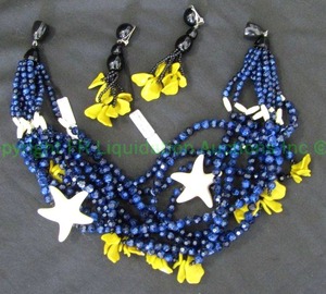 lot 226 image: Angela Caputi giuggiu necklace and earring set