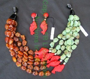 lot 225 image: Angela Caputi giuggiu necklace & earring set