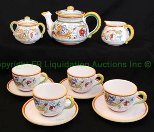 lot 62 image: Deruta Raffaellesco Tea serving set. 11 pieces. Bid is times the piece