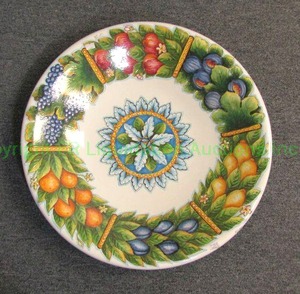 lot 152 image: Italian ceramic Frutta center piece plate, approx. 15 wide