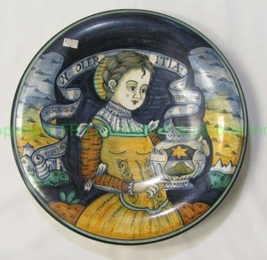lot 153 image: Saca Castelli Italian ceramic decorative wall plate, approx. 15 wide