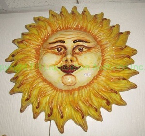lot 172 image: Italian ceramic Sole wall decor, 18 wide