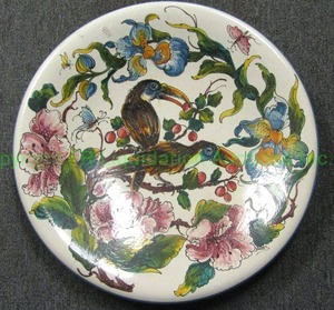 lot 175 image: Italian ceramic tucano e fiore wall decor plate, 21 wide