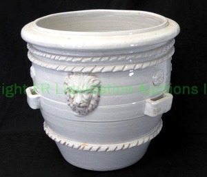lot 76 image: Leone cachepot Italian ceramic, 17 tall x 18 wide at top
