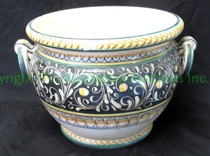 lot 80 image: Saca Castelli Italian ceramic cachepot, 8.5 tall & 11 wide at top
