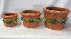 lot 82 image: Italian terra cotta ceramic nesting pots, bid is times the quantity