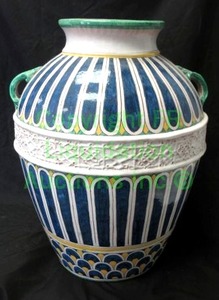 lot 85 image: Large Italian ceramic orcio urn, 23 tall x 16 wide