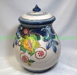 lot 89 image: Italian ceramic lidded frutta canister, 15 tall