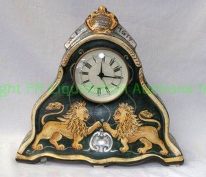 lot 98 image: Saca Italian ceramic Leone mantle clock, 12 tall