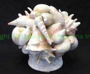 lot 253 image: Italian ceramic conchiglia seashell center piece, 8 tall
