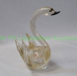 lot 139 image: Murano artist signed hand blown glass swan, 8 tall
