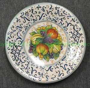 lot 194 image: Italian ceramic frutta wall decor plate, 16 wide