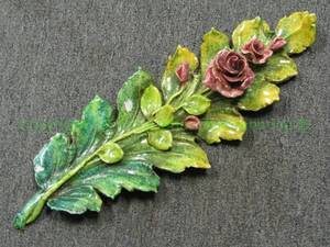 lot 196 image: Italian ceramic foglia di rosa wall decor