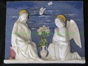 lot 198 image: Italian ceramic Della Robbia Madonna and angel wall decor, 14 x 12