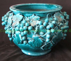 lot 430 image: Italian ceramic cachepot uva theme