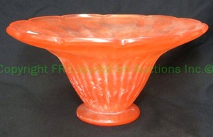lot 132 image: Murano hand blown glass ridge bowl, 4.5 tall