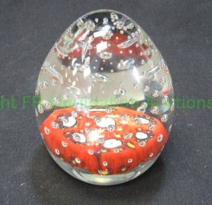 lot 240 image: Murano hand blown glass egg, 3 tall
