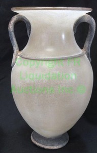 lot 149 image: Vetreria Antichiangeli hand blown glass frosted Amphora vase, 13 tall