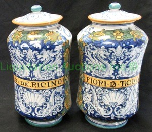 lot 118 image: Sberna Deruta Ricino, Fiori canisters, 14 tall each. Bid is times the quantity