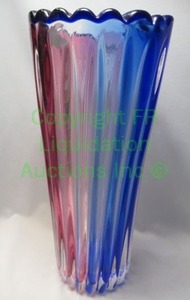 lot 438 image: Murano Formia hand blown glass vase, 16 tall
