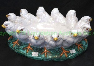 lot 297 image: Otello Dolfi Italian ceramic pulcino center piece bowl, 13 wide