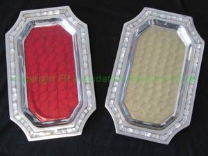lot 256 image: Julia Knight classic octagonal serving trays, 16 x 10 each