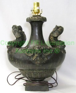lot 261 image: Italian pesce table lamp, 18 tall