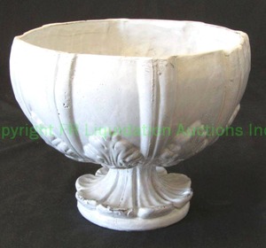 lot 330 image: Ceramica Darte La Torre Italian ceramic compote, 8 tall
