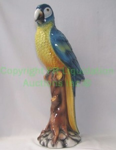 lot 304 image: Italian ceramic pappagallo (Parrot) statue, 24 tall