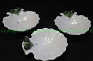 lot 113 image: Italian ceramic conchiglia dipping bowls
