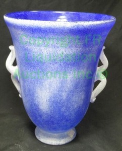 lot 313 image: Murano hand blown glass frosted blue vase, 10 tall