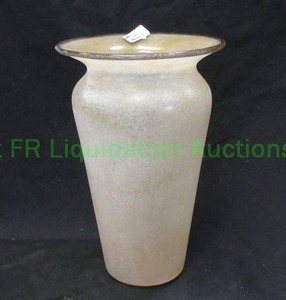 lot 314 image: Murano hand blown glass frosted vase, 10 tall