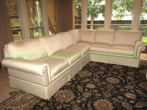 lot 5 image: Sherrill Furniture sectional sofa