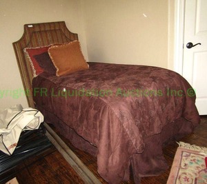 lot 16 image: Single bed with headboard and matching textiles as shown matches lot 19