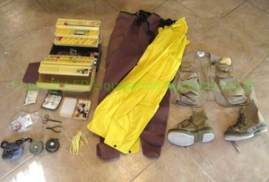lot 20 image: Super 6 fishing tackle box with tackle and more