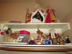 lot 82 image: Assorted Christmas decor as shown