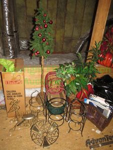 lot 190 image: Assorted artificial flowers, metal platebowl holders plus as shown