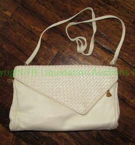lot 107 image: Brio leather purse