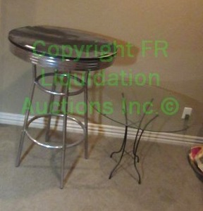 lot 189 image: Occassional tables as shown